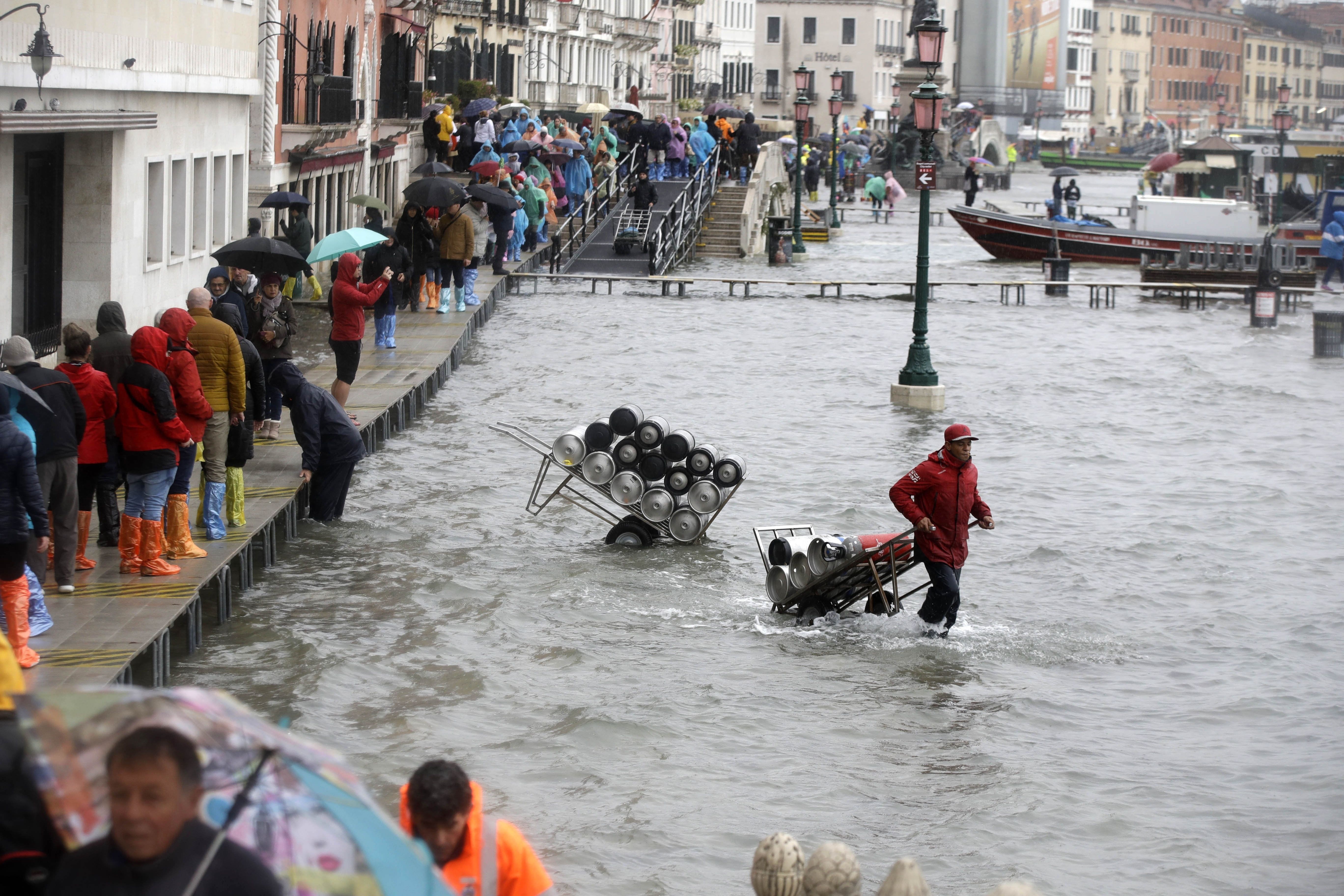 Velence áradás