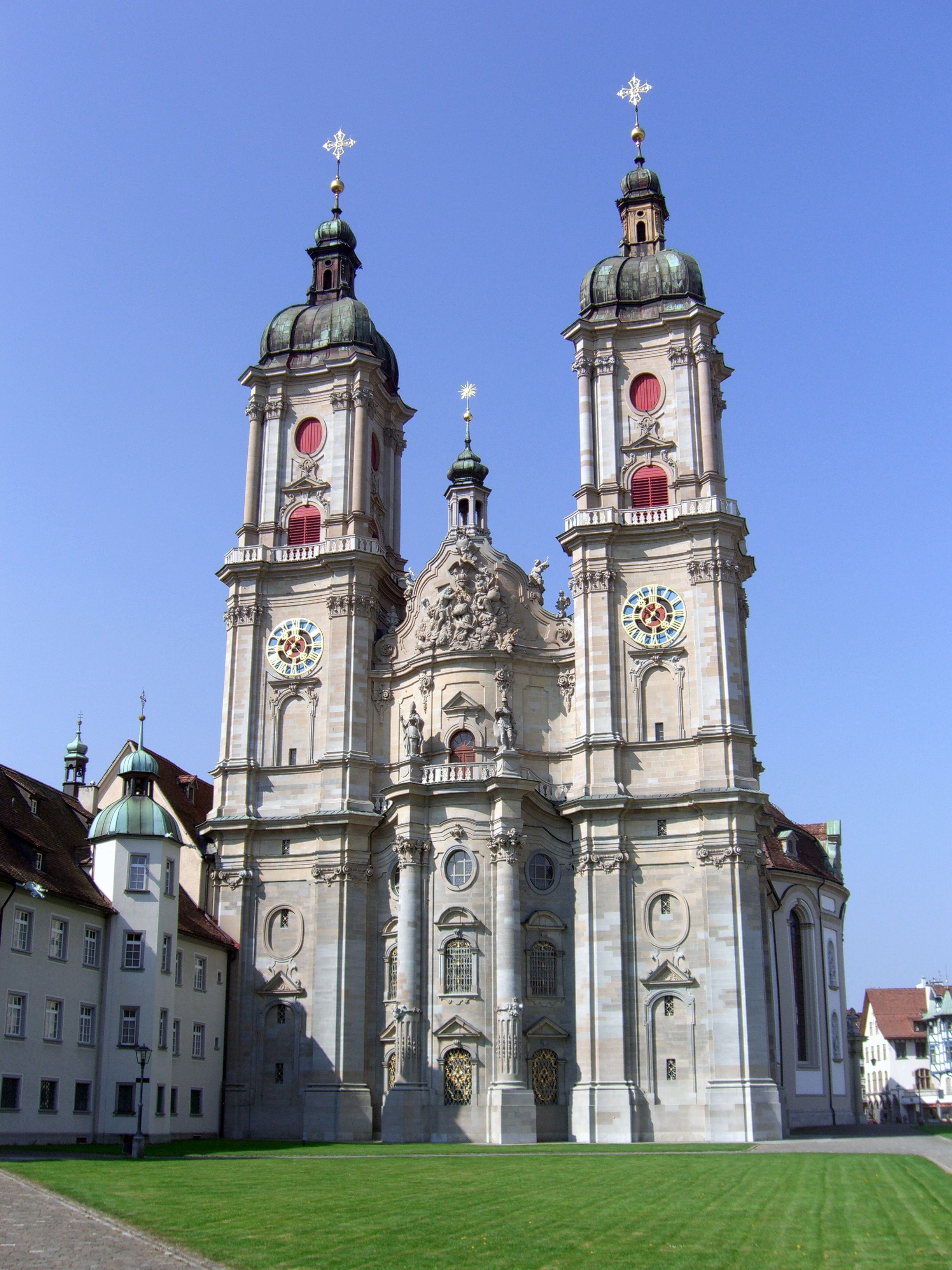 A Sankt Gallen-i kolosotor, ami már katedrális. 926-ban azért nem egészen így nézett ki (Fotó: Wikipedia)