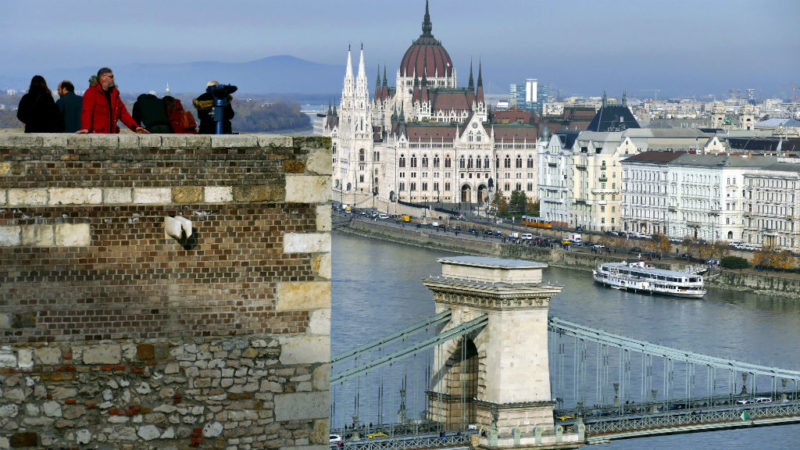 turizmus budapest turisták