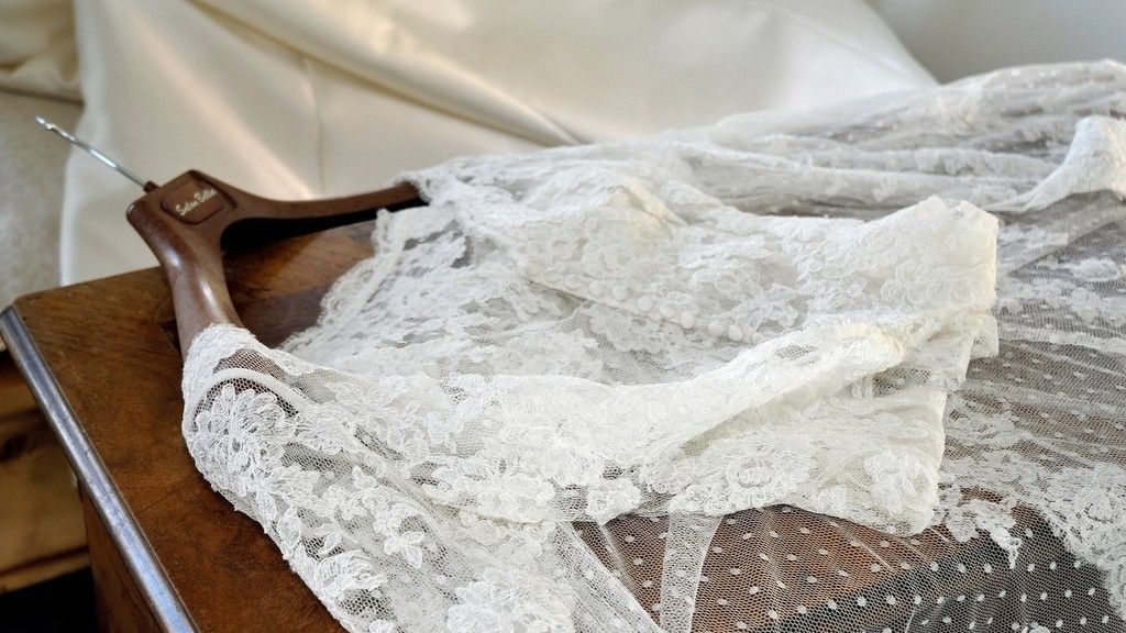 A csipkés menyasszonyi ruha idén újra divat. Képünk illusztrációFotó: Profilmedia