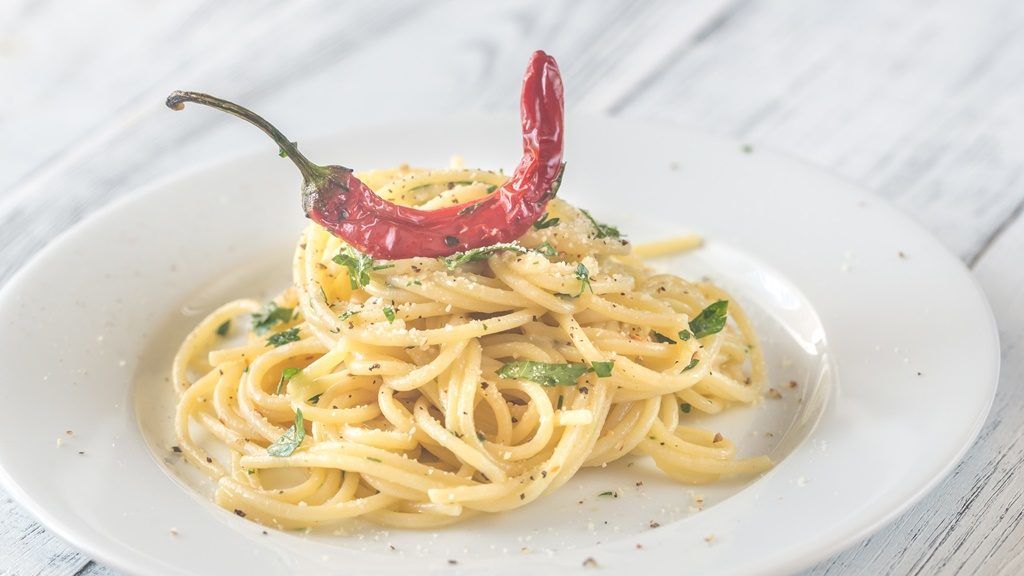 Spaghetti aglio olio e peperoncino. Nem is tudom, hogy lehet élni nélküle. (Fotó: Getty Images)