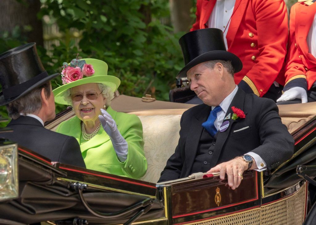 II. Erzsébet királynő és David Linley&nbsp;Snowdon grófja (Fotó: Richard Gillard / Camerapress / Profimedia)