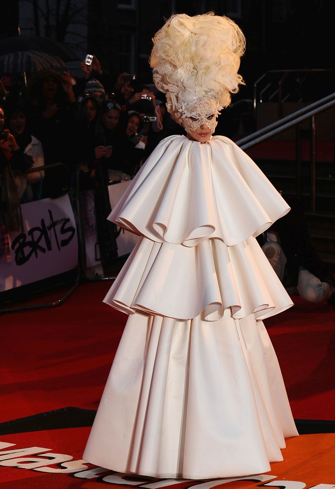 Lady Gaga a 2010-es The Brit Awards eseményen