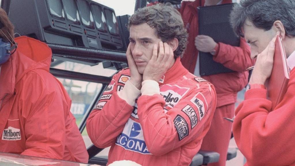 Gokart versenyekkel kezdte, majd Európába jött autóversenyzőnek. Ayrton Senna