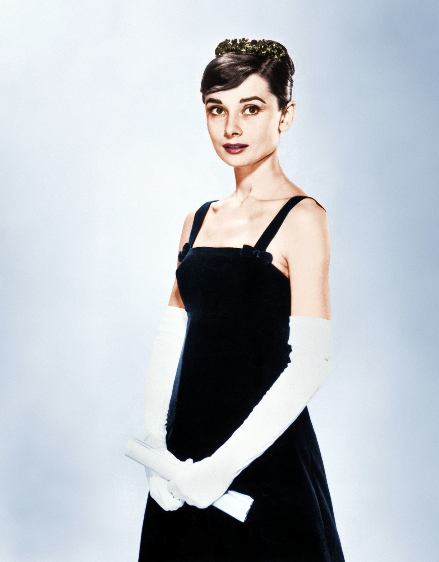 Audrey Hepburn kis fekete ruhában