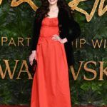 Elizabeth Jaggert a 2018-as The Fashion Awards gálán láthattuk ebben a vörös, empire fazonú ruhában.
