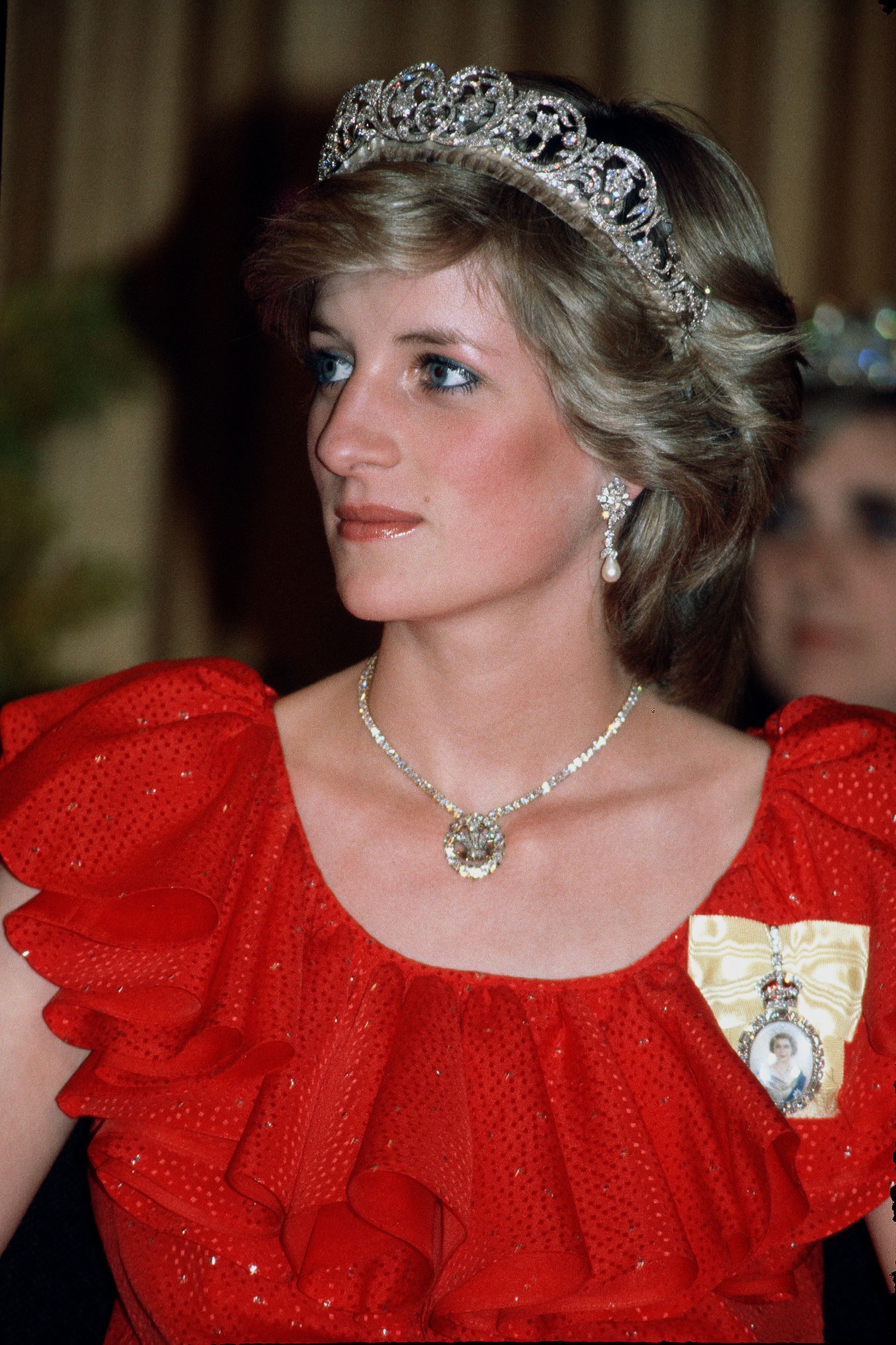 Diana hercegnő 1983-ban. Ő is kapott a királynőtől királyi családi rangjelzést.