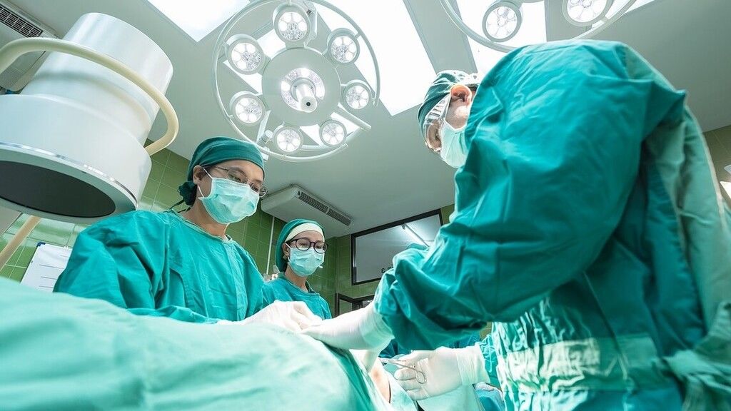 Implantátuma mentette meg a nő életét