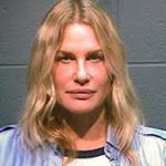 Daryl Hannah színésznőt és környezetvédelmi tüntetését tartóztatták le