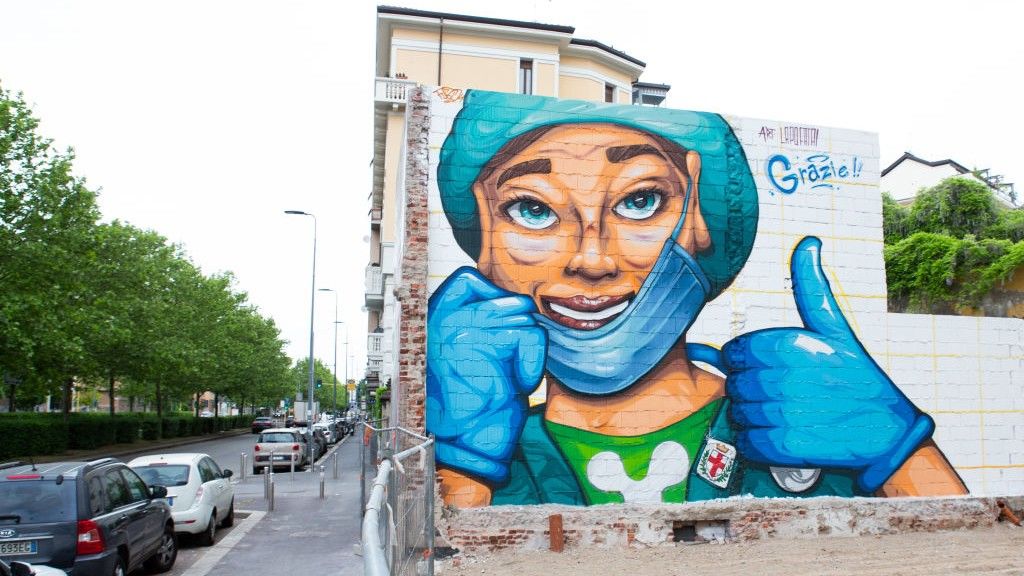 Az egészségügyi dolgozók tiszteletére készült graffiti Olaszországban