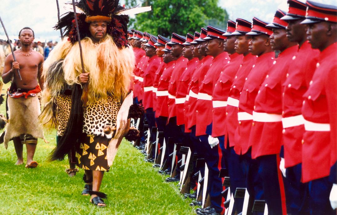 Ismerjétek meg III. Mswatit szváziföldi királyát, aki 18 évesen került a trónra, és 15 felesége van