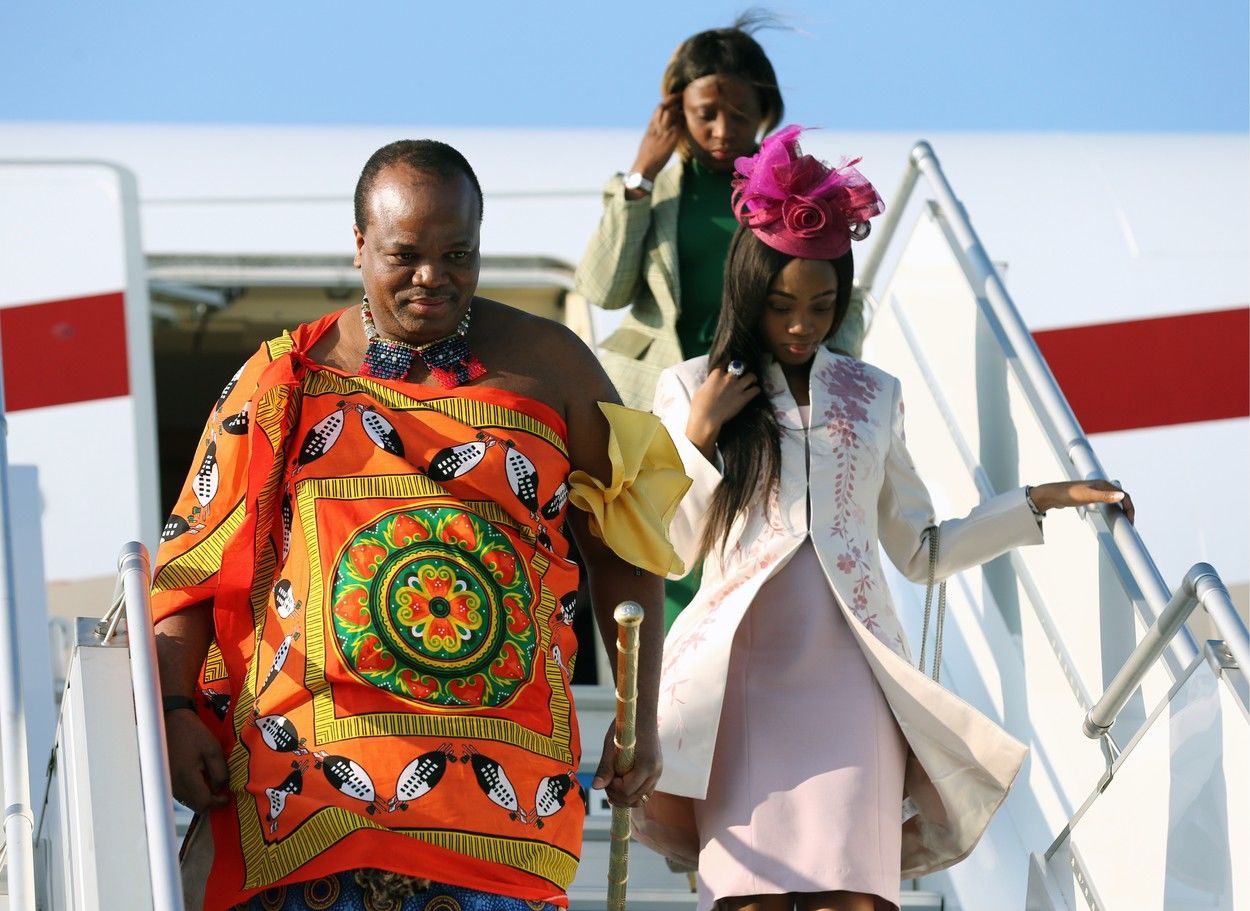 Ismerjétek meg III. Mswatit szváziföldi királyát, aki 18 évesen került a trónra, és 15 felesége van