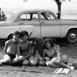 Fiatalok strandolnak Tihanyban 1965-ben