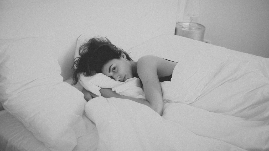 Stressz vagy szorongás is lehet az oka, ha sírva ébredsz alvás közben
