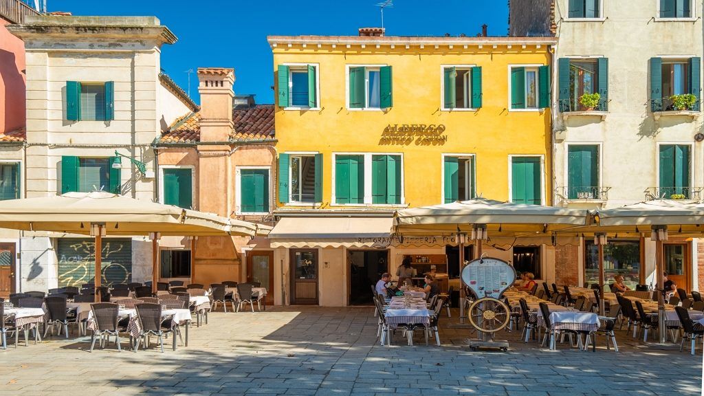 Olaszországban újranyitnak az éttermek a koronavírus után