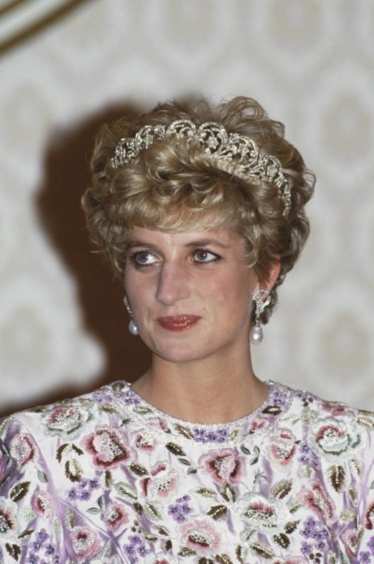 Diana hercegnő göndör frizurája