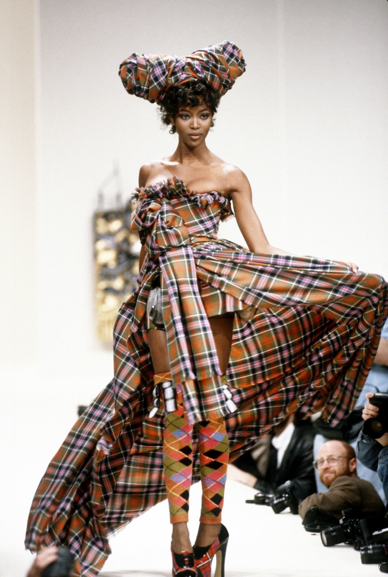 Naomi Campbell Vivienne Westwood 1994-es, őszi divatbemutatóján