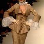 Eva Herzigova Vivienne Westwood divatbemutatóján 1995-ben.