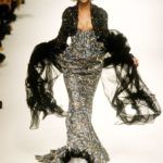 Linda Evangelista Vivienne Westwood divatbemutatóján 1994-ben.