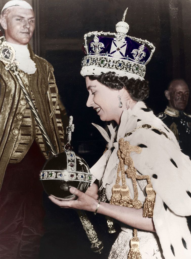 Csak úgy ragyogott a koronázásán II. Erzsébet, aki ma 67 éve a britek királynője | nlc