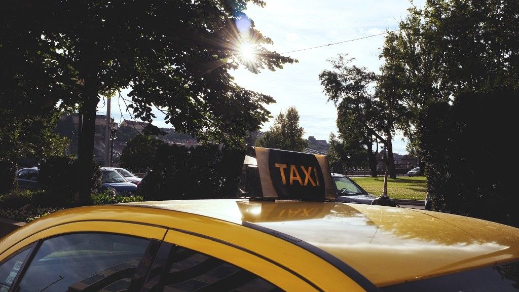 Egy taxi Budapesten (fotó: Pixabay)