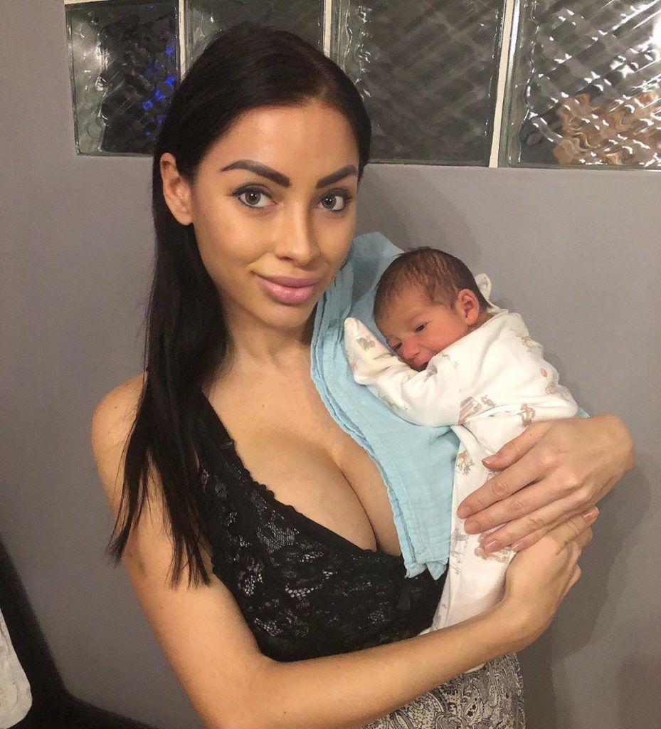 Vokság Virág a szülés után az Instagramján posztolta ezt a fotót a kislányáról