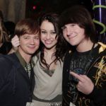 Jason Earles már 29 éves volt, amikor Hannah tinédzser testvérének szerepébe bújt a Hannah Montanaban szitcomban, ami Miley Cyrust elindította a világhírnév felé.