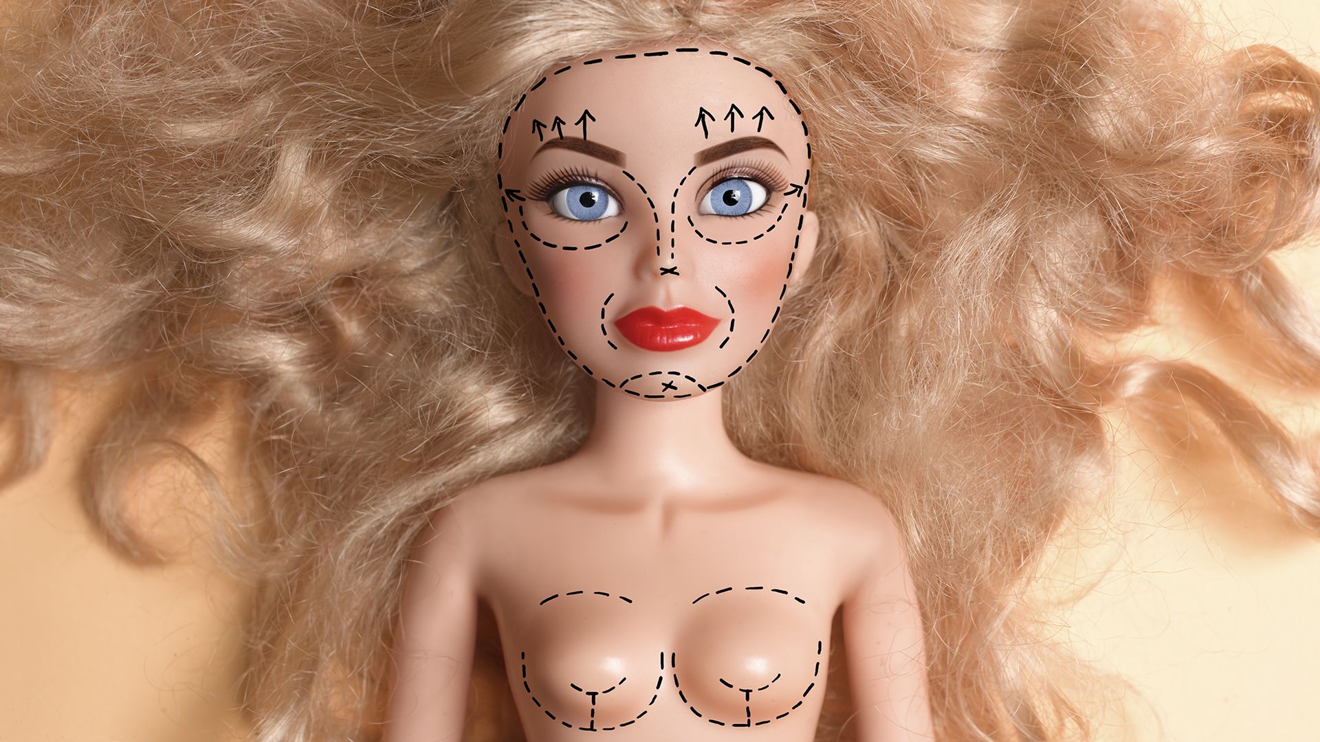 Külseje miatt nem kap munkát az élő Barbie-babává operált magyar modell