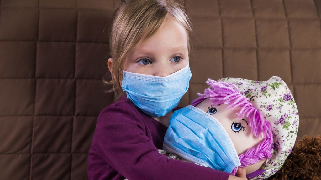 A koronavírus veszélyesebb a gyerekekre, mint eddig hittük