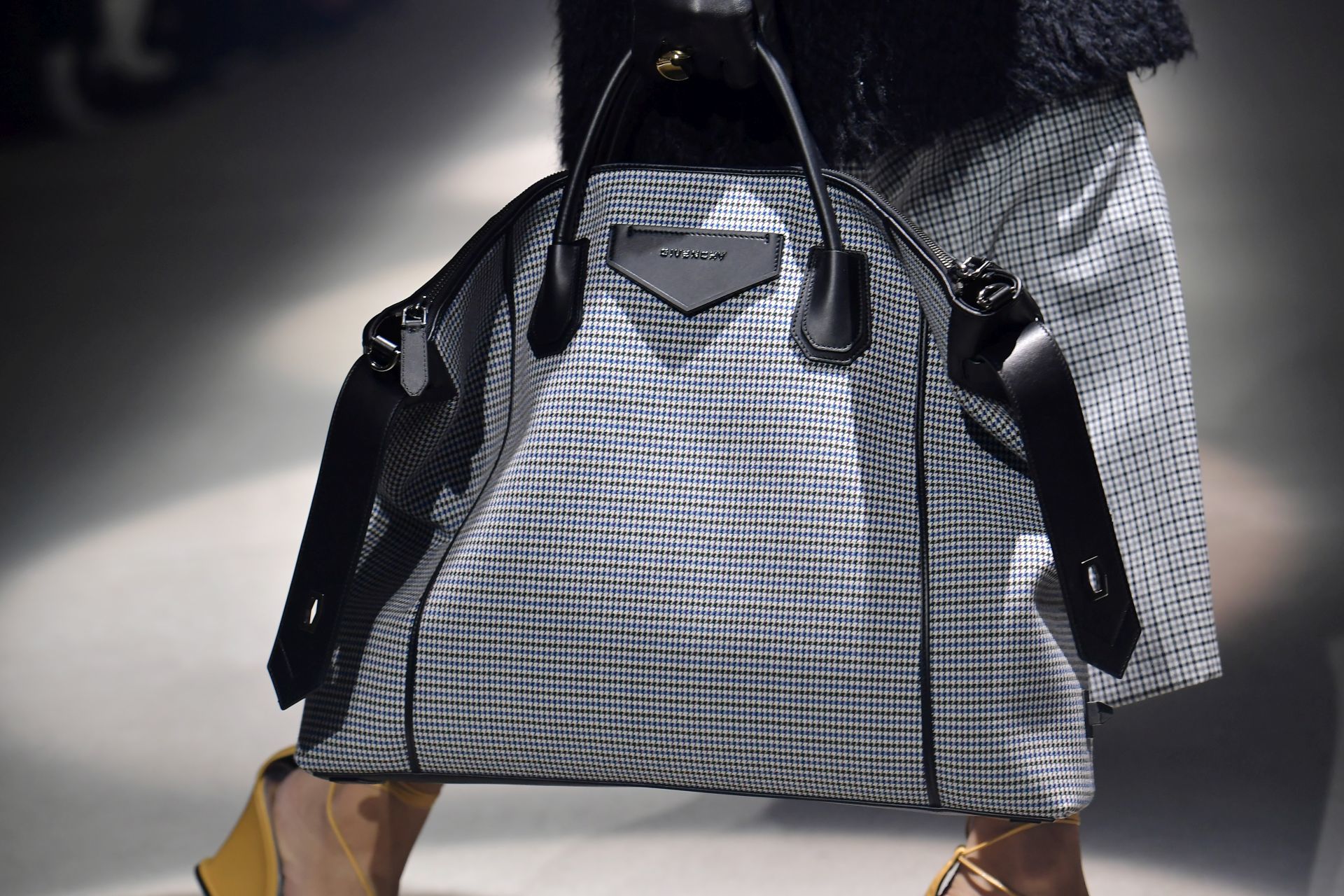 Szürke tote táska - Givenchy