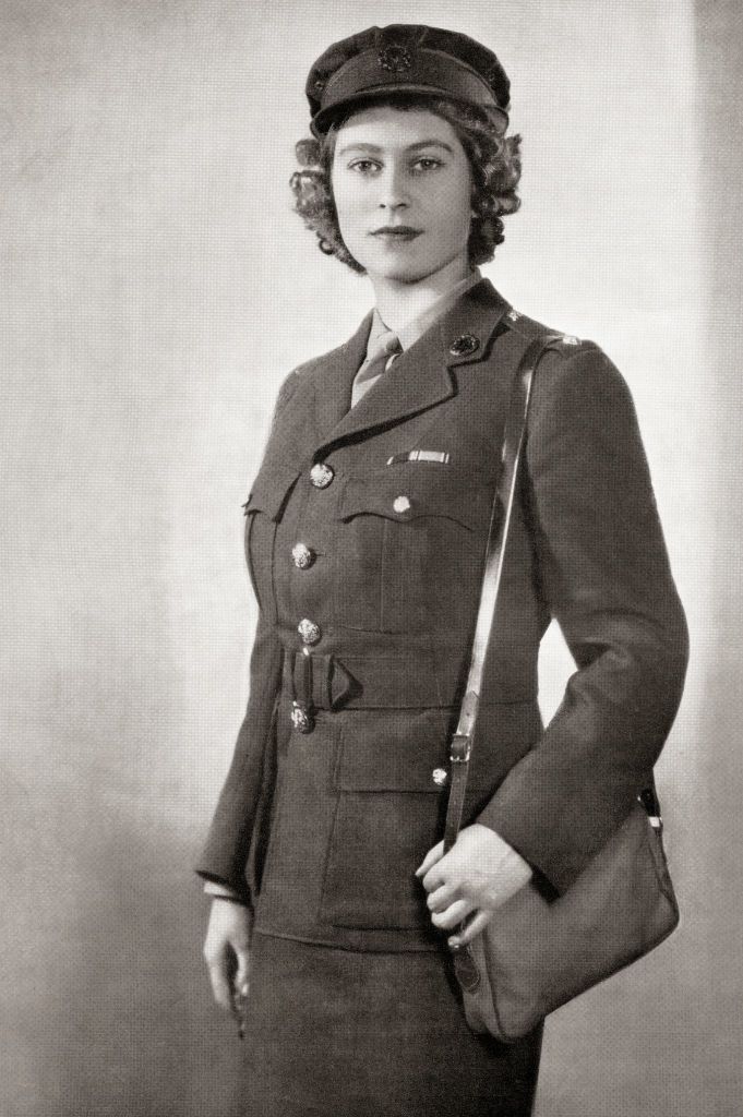 Uniformisban a második világháború idején