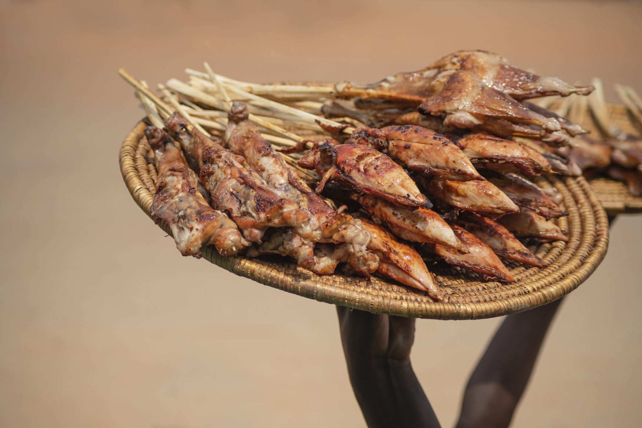 sült csirke Ugandában