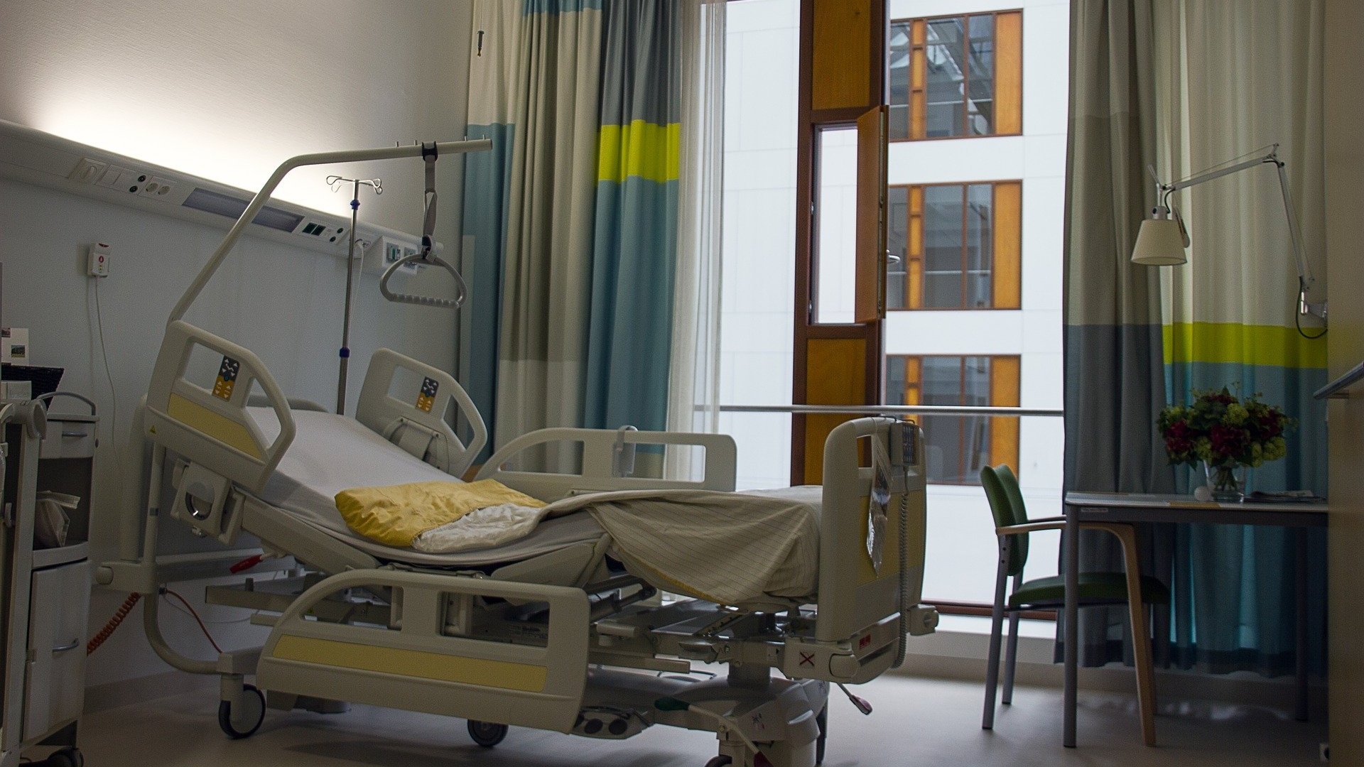 Kórházi ágy