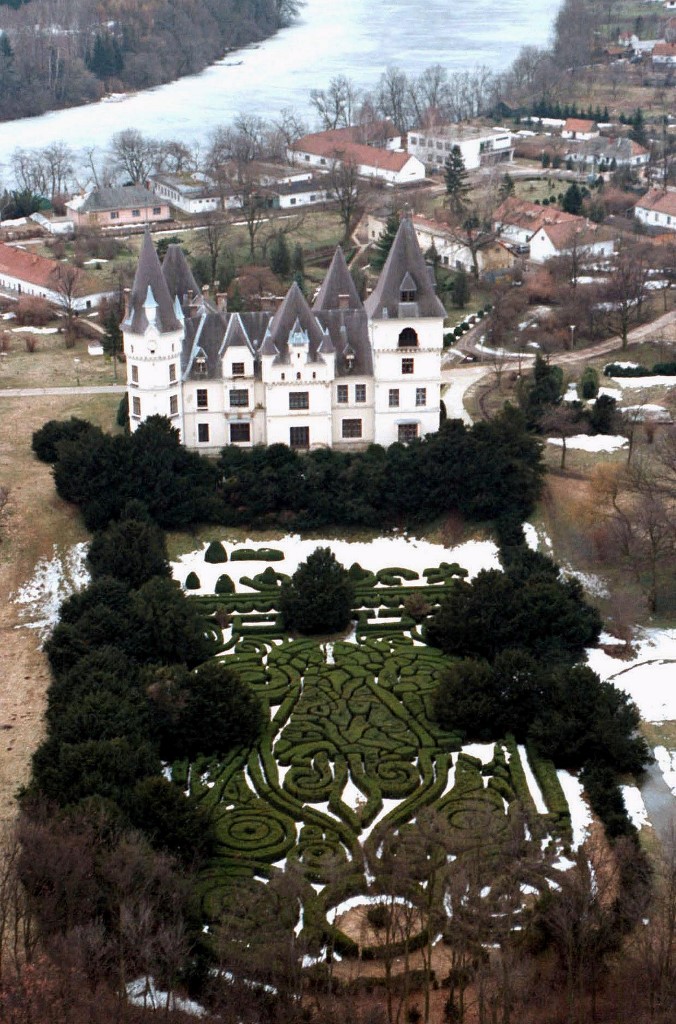 Tiszadobi Andrássy-kastély 1990