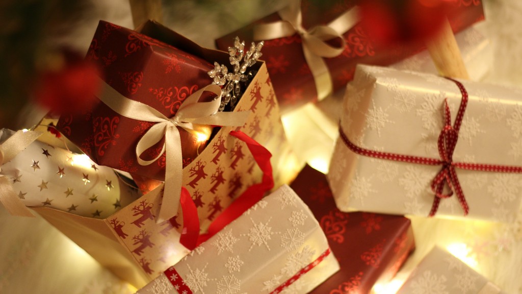 A karácsonyi ajándék szebben mutat a fa alatt, ha becsomagolod