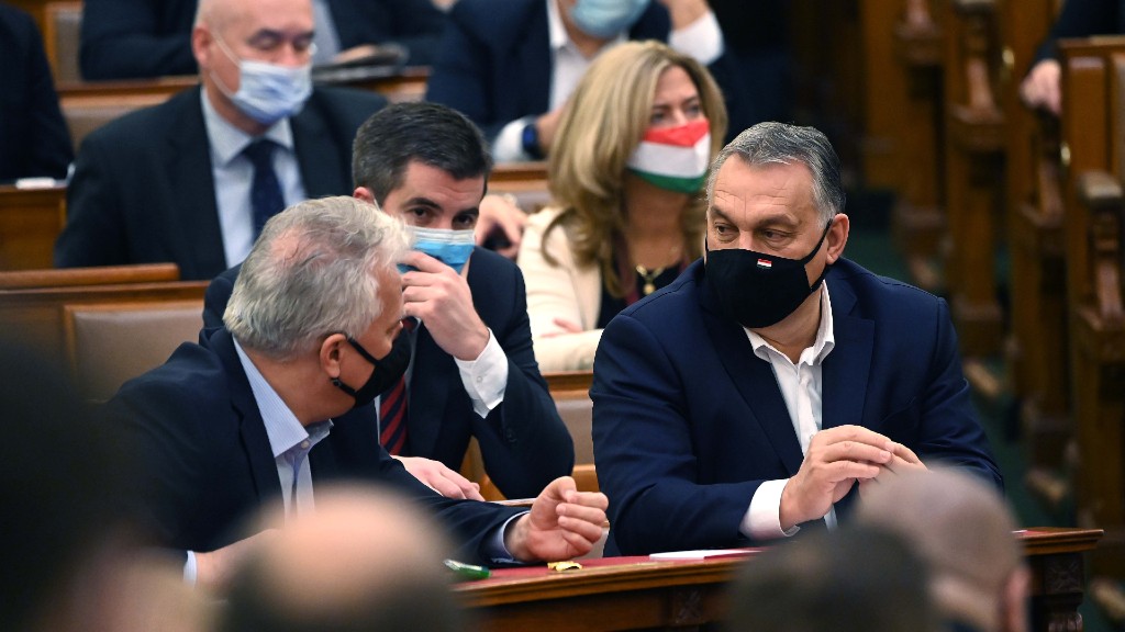 Orbán Viktor a Parlamentben december 15-én (fotó: MTI/Bruzák Noémi)