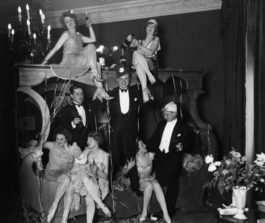 Lilian Harvey színésznő és barátai, 1927 szilvesztere 