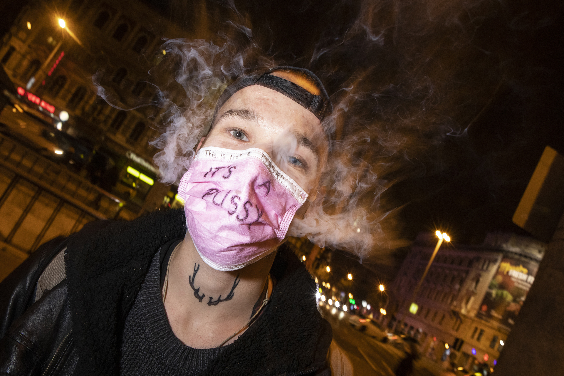 Leportréztuk a legjobb budapesti maszkokat: drog, perverz felirat, koponya és cuki állatkák a szöveten