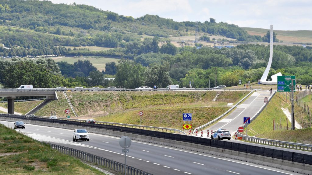 A Mogyoród és Fót megközelítését szolgáló új M3 autópálya-csomópont Mogyoródnál, 2019. július 24-én. (Fotó:MTI/Máthé Zoltán)