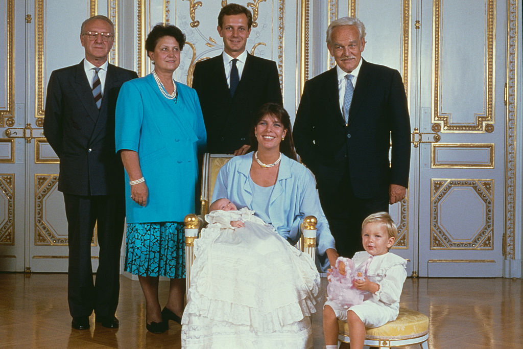 A monacói hercegi család Charlotte Casriraghi keresztelőjén