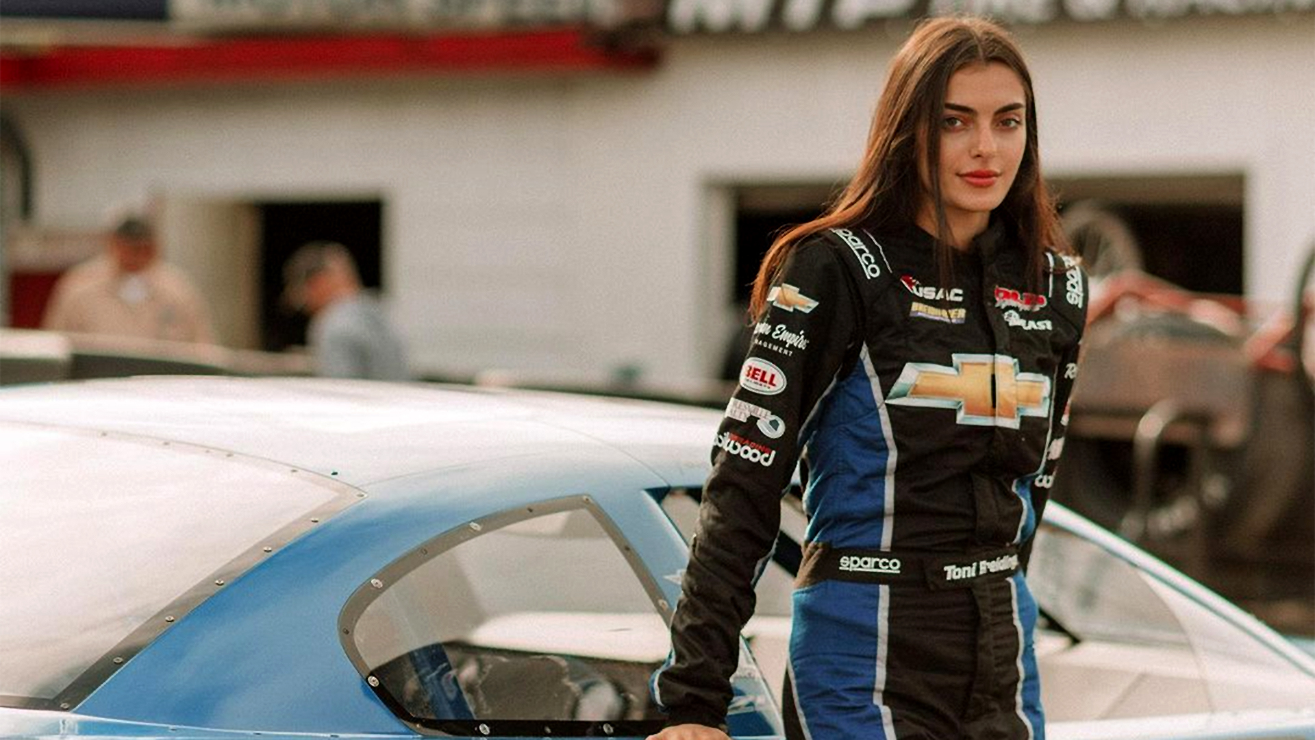 Toni Breidinger a NASCAR első arab-amerikai pilótanője