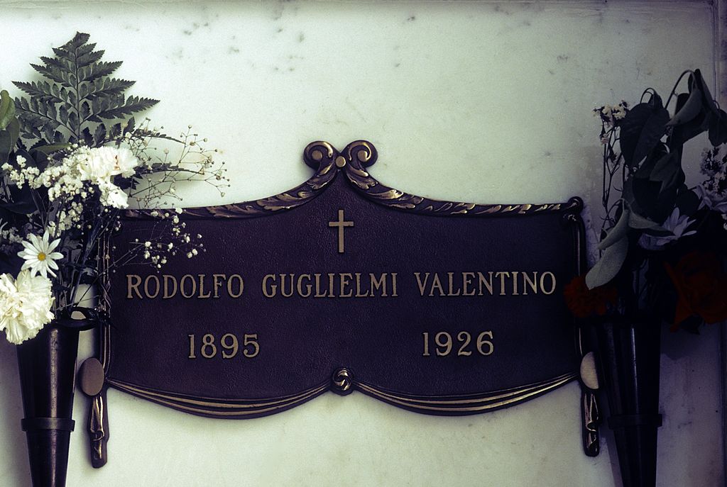 Rudolph Valentino sírköve