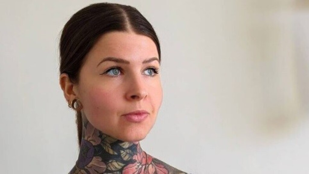 Több ezer fontot költött tetoválásaira egy nő - a teljes testét be akarja velük fedni