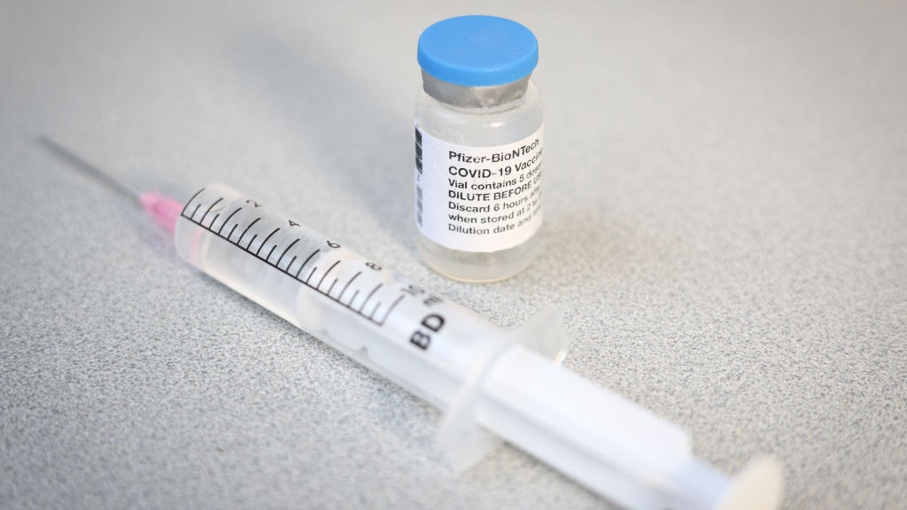A Pfizer-BioNTech vakcinája (fotó: Jaap Arriens/NurPhoto via Getty Images)