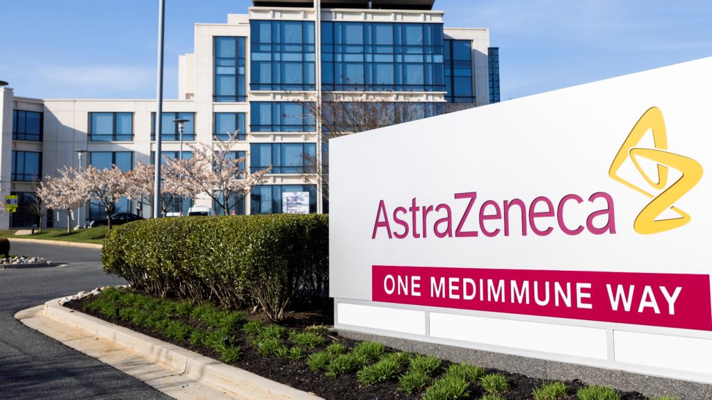 Az AstraZeneca svéd-brit gyógyszergyártó cég egyik központja a Maryland állambeli Gaithersburgben 2021. április 5-én. (