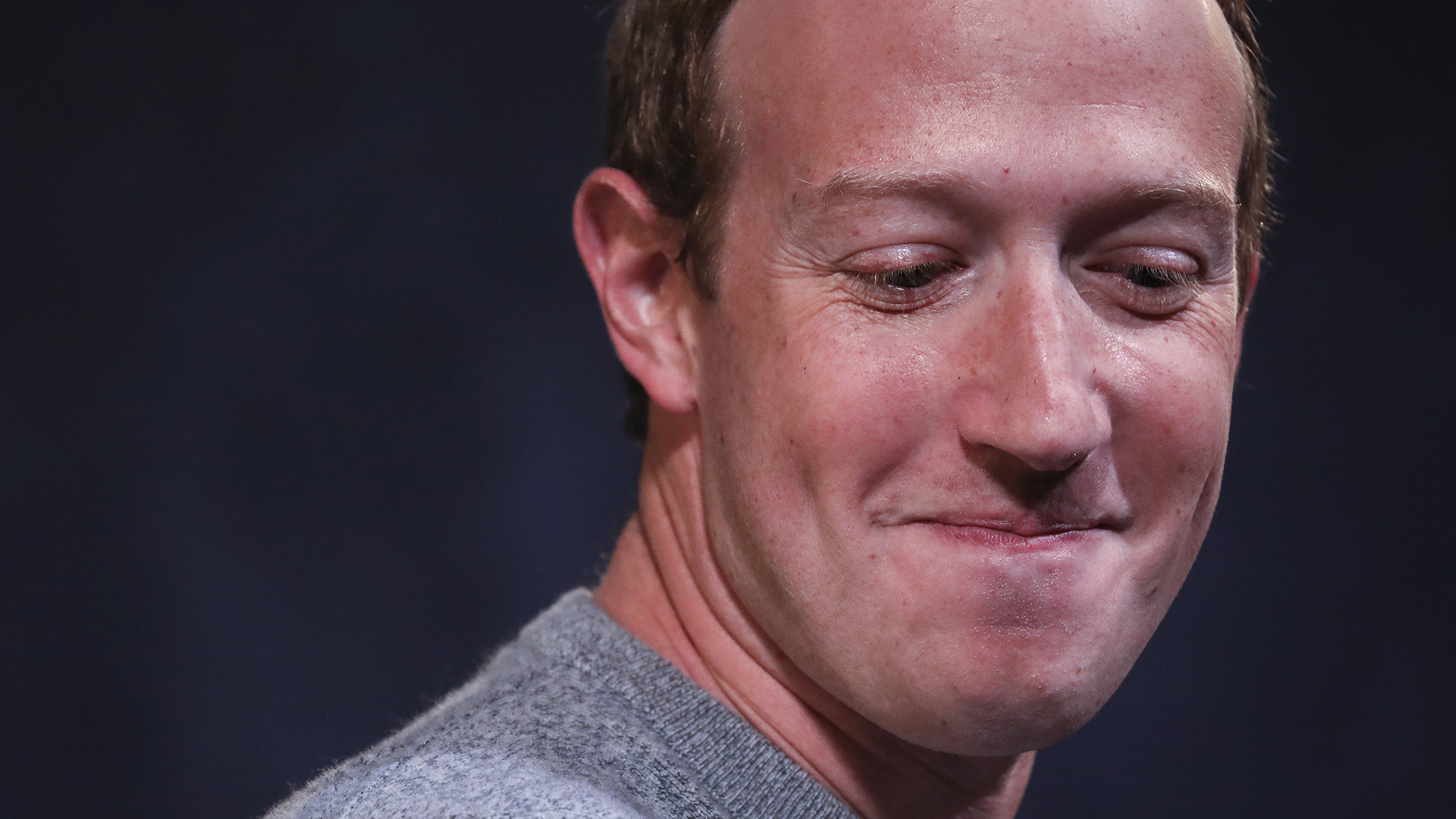 Mark Zuckerbergről kiderült, hogy nem a Facebook saját üzenetküldőjét használja