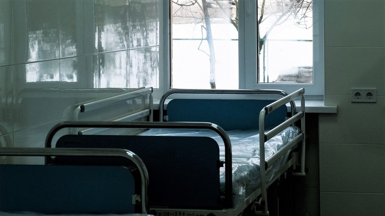 kórházi ágy