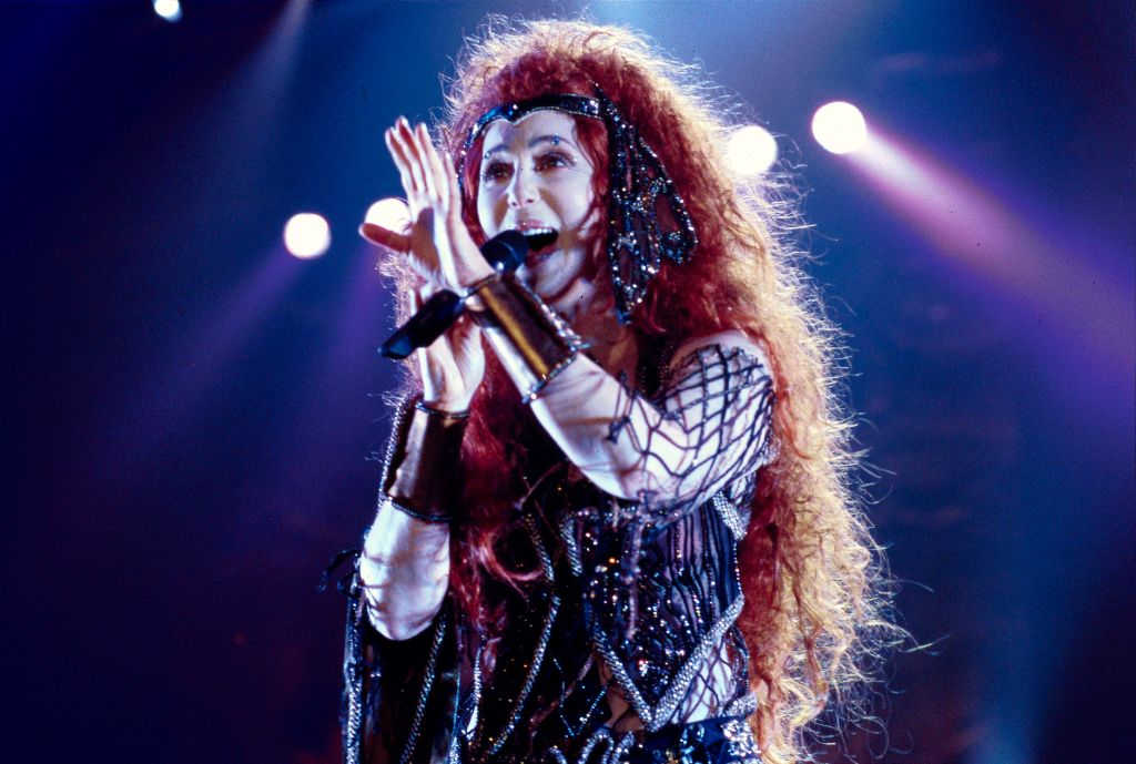 Cher az 1999-es koncertturnén (fotó: Nicky J. Sims/Redferns)