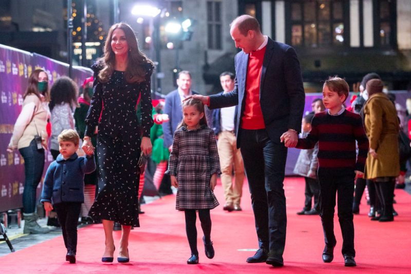 Vilmos herceg és Katalin hercegné gyermekeikkel 