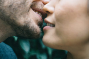 Miért fontos a párkapcsolatokban a csókolózás? - párterapeutával beszélgettünk